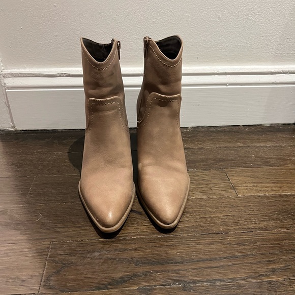 Naturalizer Tan Bootie - sz 9 - Picture 4 of 6
